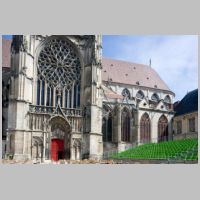 Sens, south transept and chevet elevation, photo mappinggothic.org.jpg